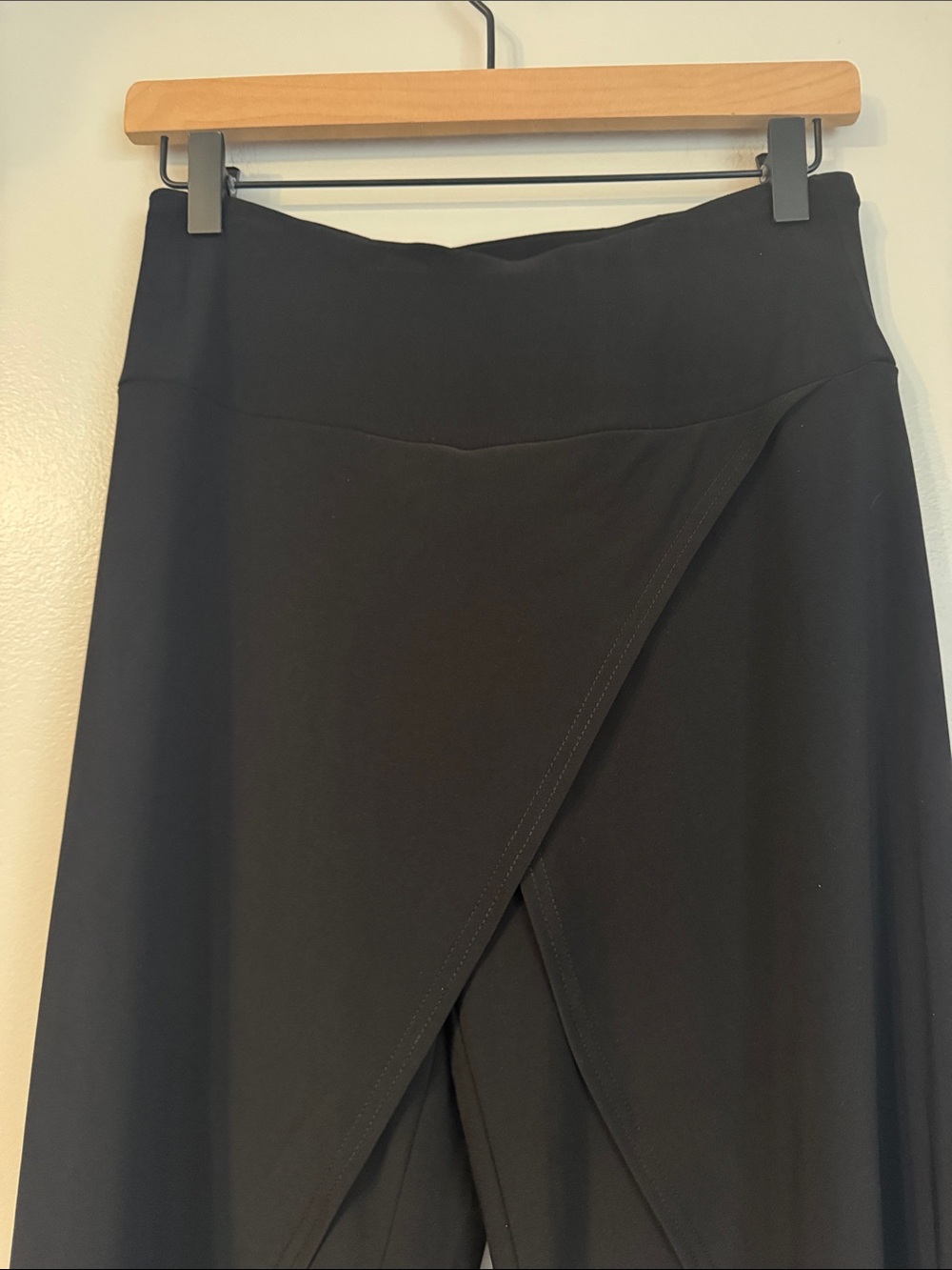 joseph ribkoff Black Stretch Pull On Classic Overlay Wide Leg Flowy Pant Sz 6 - Picture 11 of 13